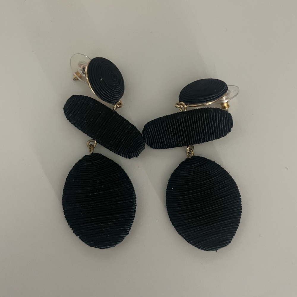 Elegant Black Woven Earrings